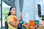 仁寿泰国主播品三亚榴莲：“尝到了家乡味”